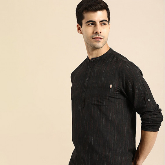http://35.154.202.155/products/men-black-woven-design-kurta