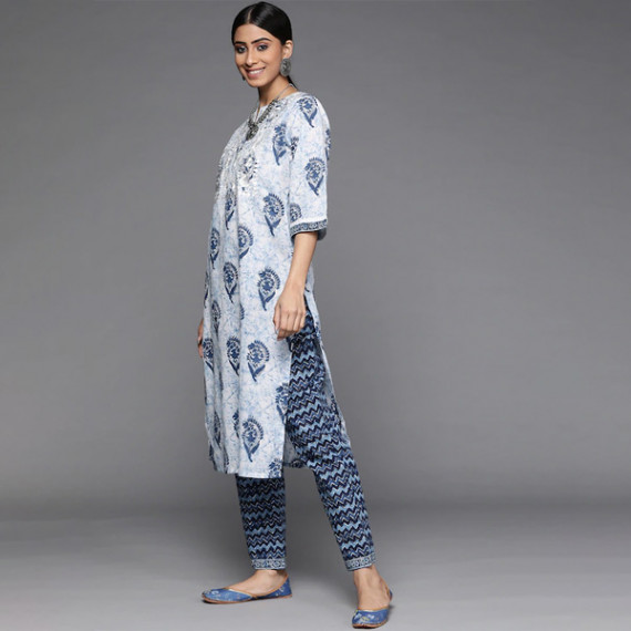 http://35.154.202.155/products/women-white-paisley-motifs-printed-pure-cotton-kurta-with-trousers-with-dupatta