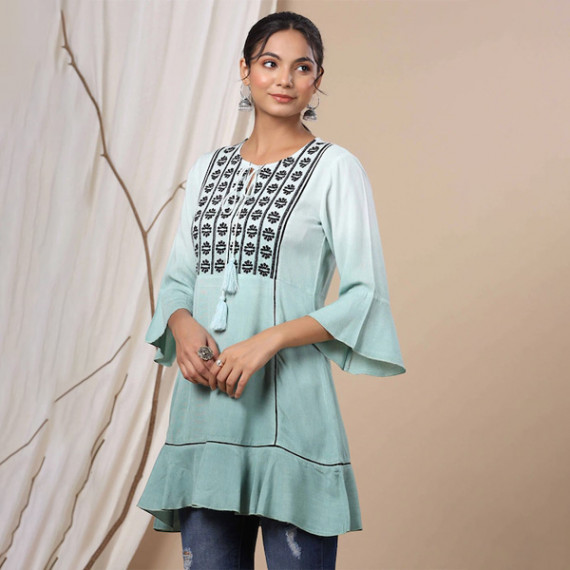 http://35.154.202.155/products/women-green-tunics