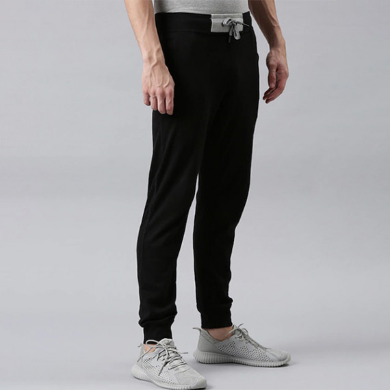 http://35.154.202.155/products/men-black-solid-organic-cotton-track-pants