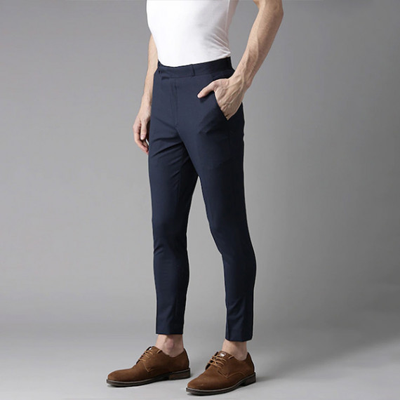 http://35.154.202.155/products/men-navy-blue-tapered-fit-trousers