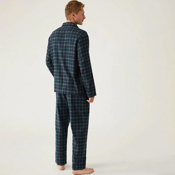 http://35.154.202.155/products/men-green-blue-checked-night-suit