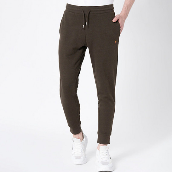 http://35.154.202.155/products/men-olive-solid-joggers