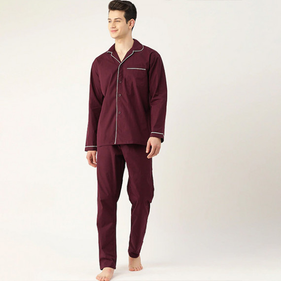 http://35.154.202.155/products/men-burgundy-pure-cotton-solid-nightsuit