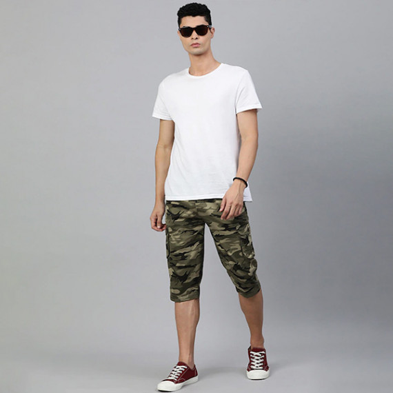 http://35.154.202.155/products/men-olive-green-beige-camouflage-printed-pure-cotton-34th-cargo-shorts
